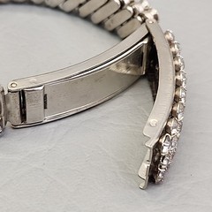 Vintage Expandable Clear Rhinestone Bracelet Hidden Compartment 6 1/8″ Stretch