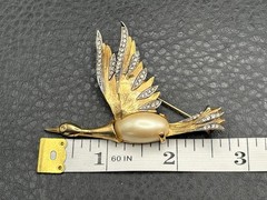 VTG Bird Brooch Faux Pearl Belly Rhinestone Wings Pin Gold Tone Silver Two Tone