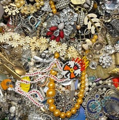 3 Pounds Unsearched Lot Jewelry Old Vintage & Modern Wear Resell & Junk Mixed In