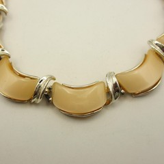 Vintage Thermoset Necklace Lucite Crescent Peach Gold Tone Choker Collar 15 Inch