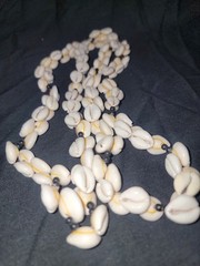 Vintage Cowrie Shell Wooden Beads Lei Necklace 1970s Bohemian 21 In