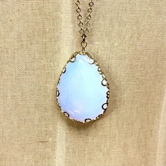Gold Tone Vintage Style Chain Filigree Opalite Teardrop Pendant 36″ Necklace