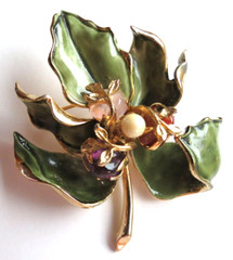 MINT Book Piece – Francois by Coro Enamel Leaf Pin Pearl & Chalcedony Stones