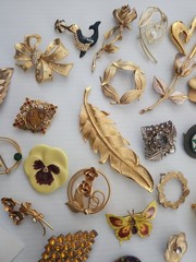 Vintage Costume Jewelry Lot of 50+ Brooches Rhinestone Enamel Floral Hearts Etc