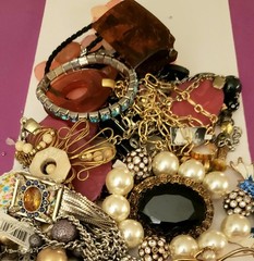 Vintage/Now Jewelry Lot Resell Craft Repair Mostly Wearable Many Signed 4.15 lbs