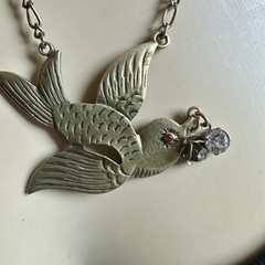 Vintage Dove Swallow Bird Pendant Necklace 26 Inch Rhinestone Gold Animal
