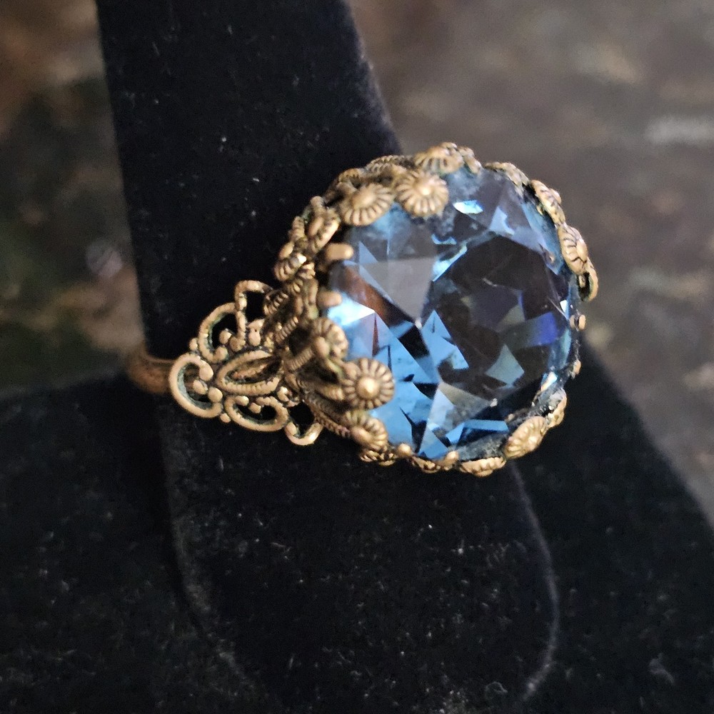 VTG RING Gold Wash Blue Glass Sapphire Cocktail Dome Sz 8.5