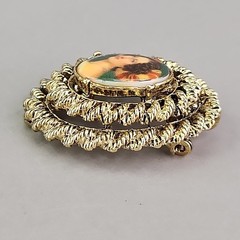 Vintage Cameo Brooch Pendant Lady Portrait Oval Gold Tone Textured Domed 1.5″
