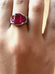 VINTAGE 10K WHITE GOLD LARGE RED SYNTHETIC RUBY MEN’S WOMEN’S UNISEX RING