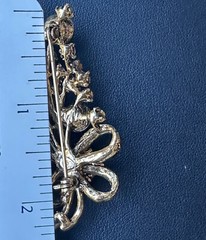Artisan MCM Brooch Pin 2.25 Inch Flower Bouquet Ribbon Black AB Rhinestones Gold