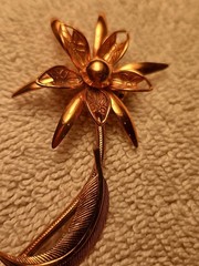 Vintage Copper 4 1/2″ Long Stem Single Flower Floral Etched Brooch Pin