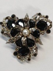 Vintage Arthur Pepper Mode ART Black rhinestone Faux Pearl Flower Trefoil Brooch