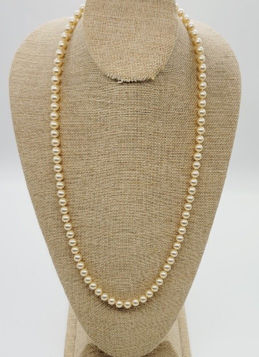 Faux Pearl Beaded long Necklace 26 in Flower Clasp Vintage