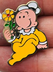 VTG LOT 12 CARTOON CHARACTER BRAND PINS – WARNER BROS, LOONEY TOONS, SMURF, AVON