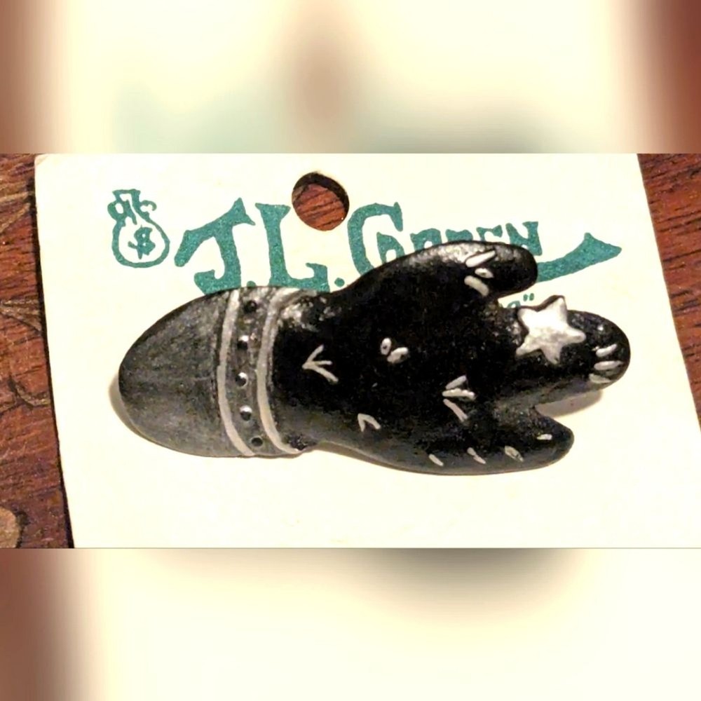 New Vintage Black and White Star Cactus Brooch Pin