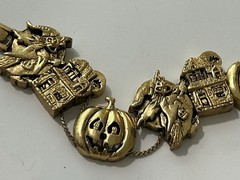 Vintage Halloween Gold Tone Charm Slide Bracelet Witch Pumpkin Haunted House