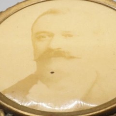 c1890s MOURNING BROOCH w/ Original Photo Deceased Antique Dead Photograph