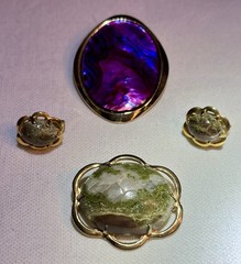 Lot 3 Pieces of Vintage Estate Jewelry Brooches & Earrings Moss Agate Set & Paua
