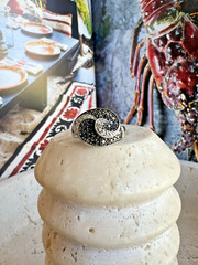 Fine ESTATE 14k White Gold Black Diamond Ladies Ring