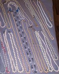 Great Lot 52 Mostly Vintage Heavier Weight Pearl Bead Necklaces Many Designs