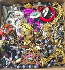 20 BIG POUNDS LBS Jewelry Lot Vintage Mod Junk Craft & Good Resell Tangles