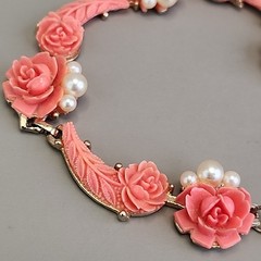 Vintage Rose Necklace Peach Celluloid Flowers Linked Faux Pearl 17″