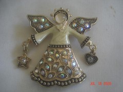 Vtg. SIGNED KC KENNETH COLE ANGEL PIN / BROOCH w/ AURORA BOREALIS RHINESTONES