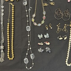 Large Lot Vintage Costume Jewelry Napier Monet Trifari Joan Rivers Heidi Klum ++