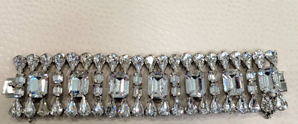 Vintage 1940’s – 1950’s Silver Tone Crystal Rhinestone 3 Row Expandable Bracelet