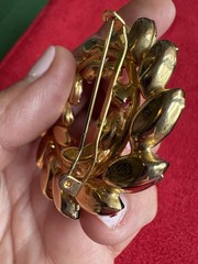 vintage unbranded pink&green rhinestone round brooch pin gold tone