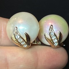 Vintage Carucci Earrings Gold Tone Rhinestone Faux Pearl Pierced 3/4” Beautiful