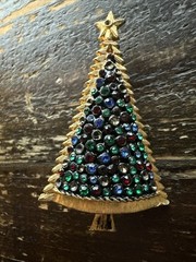 Vintage Christmas Tree Rhinestone Brooch Pin Gold Tone Holiday Jewelry