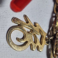 Vintage Gold Tone Chinese Character Charm Bracelet Longevity Fortune Symbols 7″