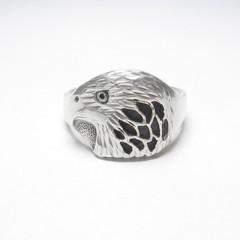 1980s WHEELER MANUFACTURING CO Sterling Silver Eagle Head Black Enamel Ring