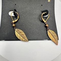 Vintage 90s Cookie Lee Gold Tone Feather Dangle Earrings Boho Style Jewelry
