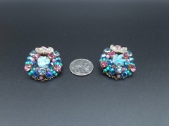 Vintage Stanley Hagler Floral Cluster Clip On Earrings Hand Wired Glass