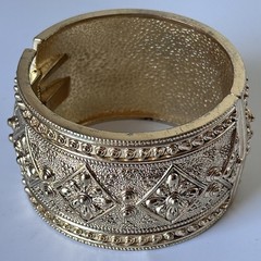 Graziano CN Bracelet Bangle Etruscan Revival Gold 2” Wide Hinged Clamper