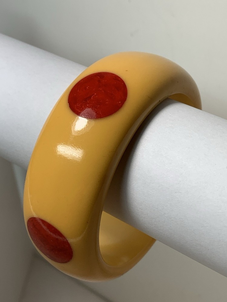 Vintage 1 1/16” Wide Butterscotch Bakelite Bracelet Five Red Marble Dots Tested
