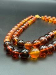 Vintage Castle cliff Amber-Lucite Bead Necklace 15.5” Graduated Brown Yellow