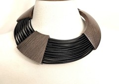 Exquisite Gerda Lynggaard Monies Wavy Wood & Leather Necklace