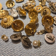 Junk Jewelry Craft Lot Many Large Faux Pearl With Gold Tone Silver Tone Pieces