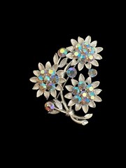 Vintage LISNER Tri Flower Aurora Borealis Blue Rhinestone Silver Tone Brooch