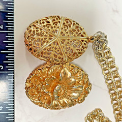 Vintage Napier Flower Locket Pendant w/ Original Photo on Gold Toned Chain 28″