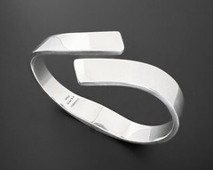 56g Hinged Modernist Heavy Vtg 950 Sterling Silver Curve Bar Chunky Bracelet