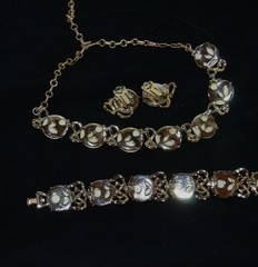 VINTAGE CORO LUCITE THERMOSET NECKLACE BRACELET EARRINGS 3 PC SET