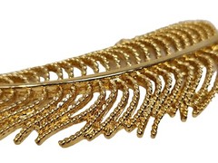 Signed MONET Textured Gold Tone Fern Leaf Feather Brooch Pin Vintage 3.5 Inches