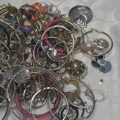 Big Vintage to Now Single Earrings Lot Mixed Jewelry Repair Craft Harvest Pounds
