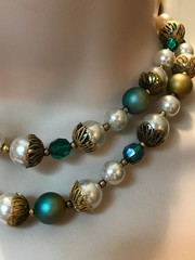 1950s-60s DEAUVILLE Faux Pearl Blue Accent Gold Tone Metal Beaded Necklace w/Tag
