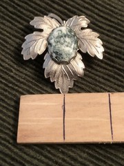 Vintage Brooch Maple Leaf Dark Green Cabochon Stone Silver Tone Pristine Cond