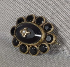 Victorian GILDED BROOCH pearl & black onyx